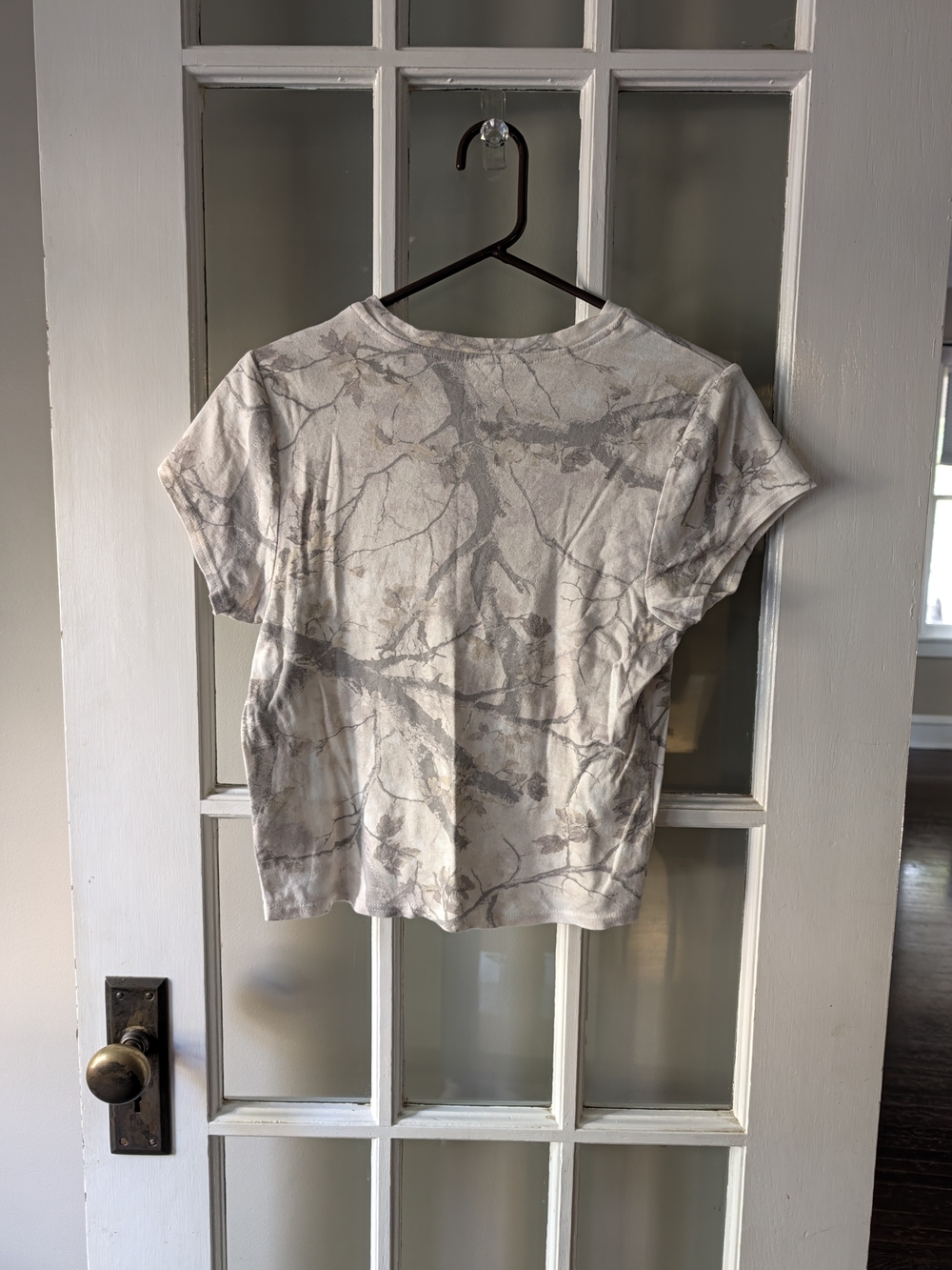 Lot of 2 T shirts size Small & XL Youth 16/18 No Boundaries & Anvil Casual